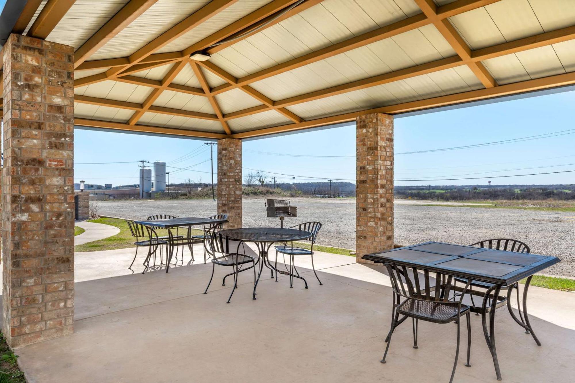 Best Western Club House Inn & Suites Mineral Wells Exterior foto